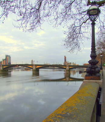 Battersea Bridge from Chelsea Embankment.