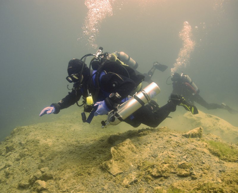 Dan starting his dive