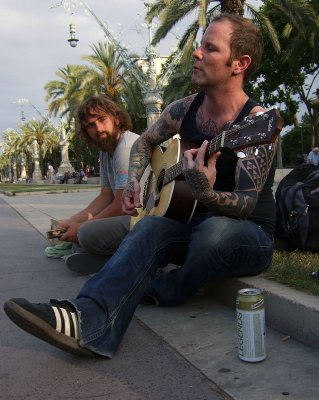 una cerveza y una guitarra...