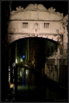 Bridge of Sighs at night (from the front)
