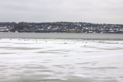 Hudson River in mid-freeze