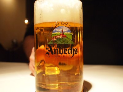 PA191998.jpg: Ein Bier, bitte!