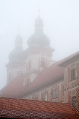DSC_7418.jpg: The Cloister in the Fog