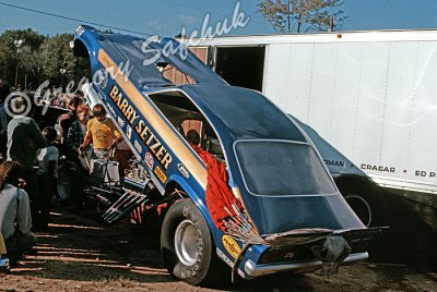 Barry Setzer blue Vega pits body up.jpg
