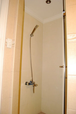 guest_shower.jpg