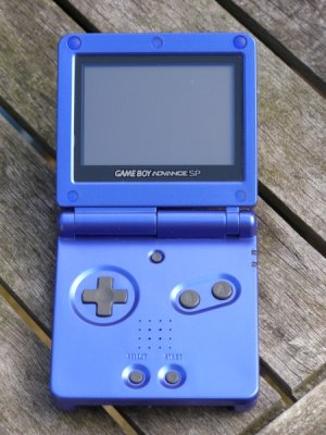 Gameboy Advance SP - cobalt blue