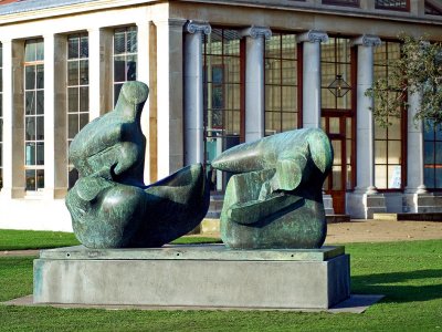 18: Two Piece Reclining Figure: Points (1969)