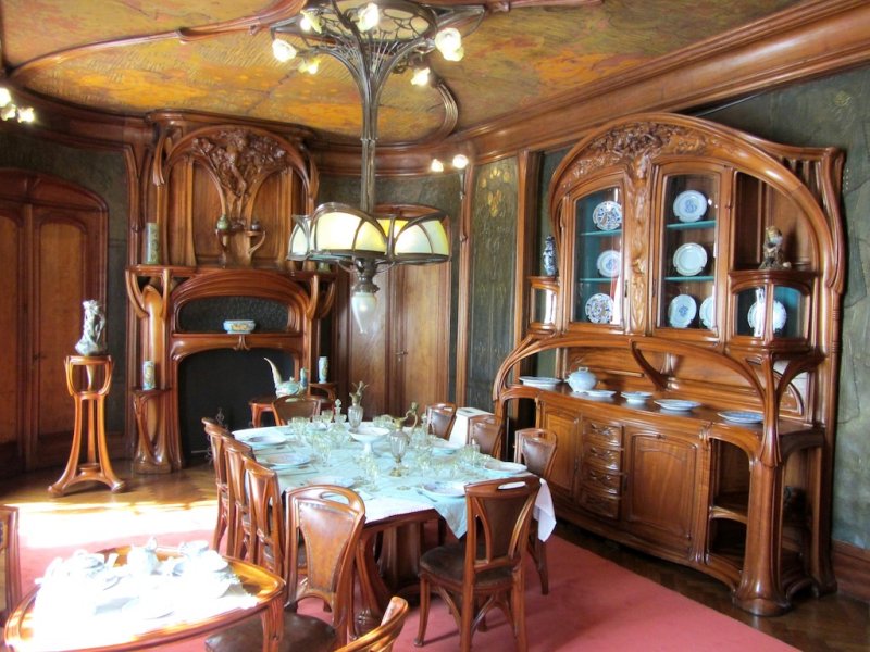 this Vallin-Prouv dining room is spectacular