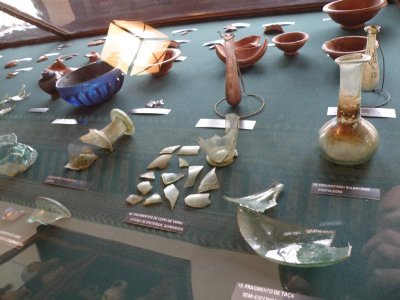 glasswork from the nearby pre-Roman settlement in Briteiros