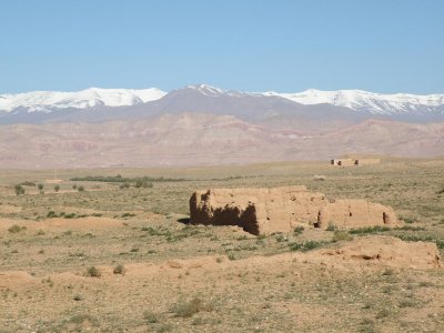 the road east along the Dades wadi