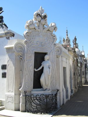 tomb of Rufina Cambaceres, accidently buried alive