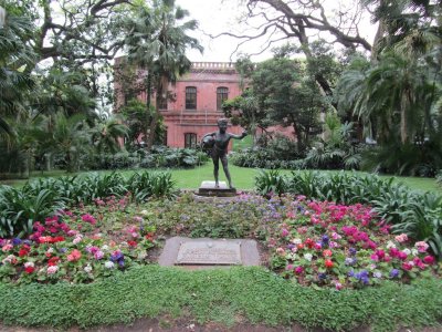 the entrance to the Buenos Aires botanical garden...