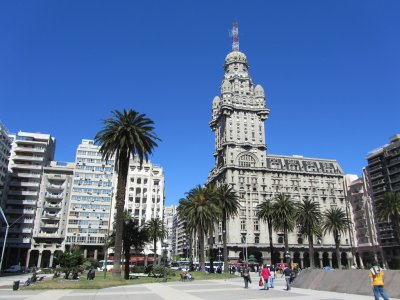 in the Plaza Independencia, with the iconic Palacio Salvo