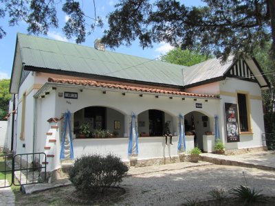the 'Casa del Che', a house where Ernesto Guevara lived as a boy