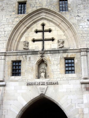 the Lorraine cross decorates the facade