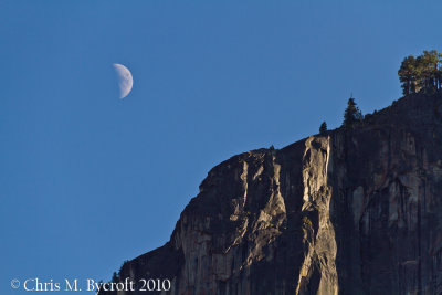 15 August 2010 : Moon and granite faces