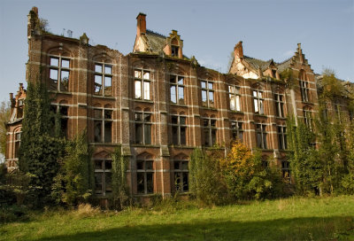 Chateau Mesen, abandoned...