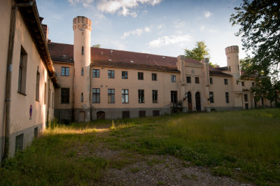 Castle Hotel at the Lake, abandoned...