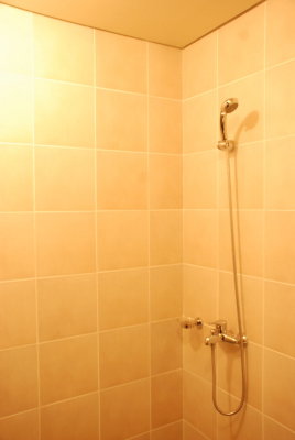 shower in masters.JPG