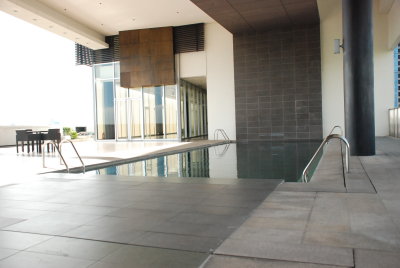 swimming pool at the penthouse level.JPG