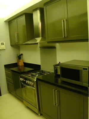 Kitchen2.JPG