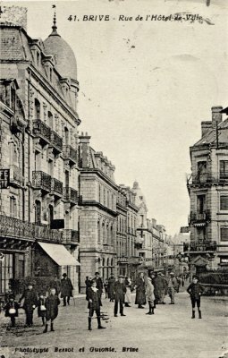41. BRIVE - Rue de l'Hôtel de Ville