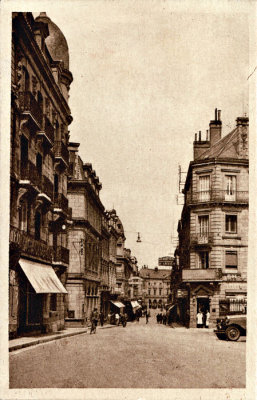 128 - Brive. Avenue de l'Hôtel de Ville