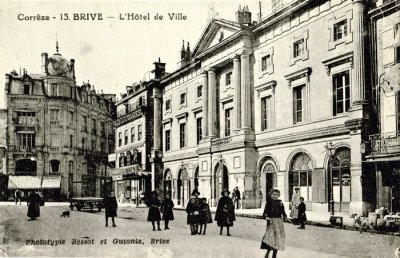13. BRIVE - L'Hôtel de Ville