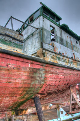 Rusty Ol' Boat 3 (HDR).jpg