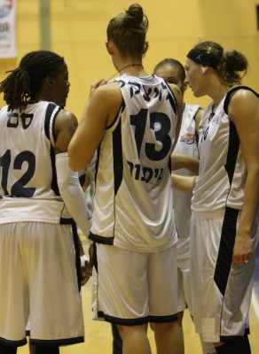 Ramla huddle