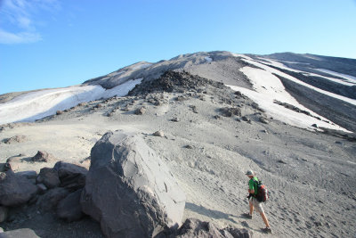out of the boulder field and in to the sand/coarse ash