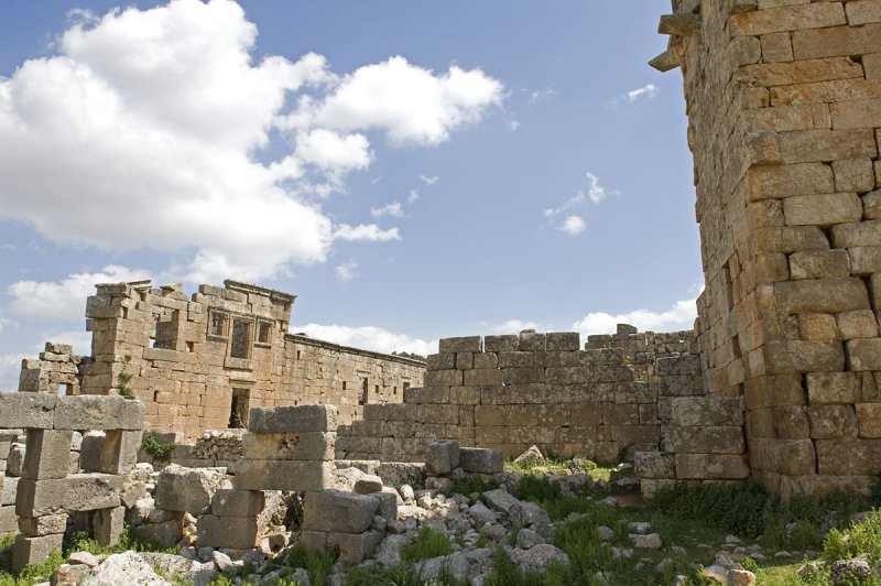 Dead cities from Hama april 2009 8675.jpg