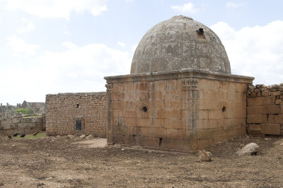 Dead cities from Hama april 2009 8726.jpg