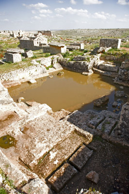 Dead cities from Hama april 2009 8807.jpg