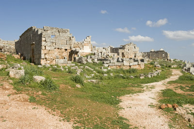Dead cities from Hama april 2009 8828.jpg