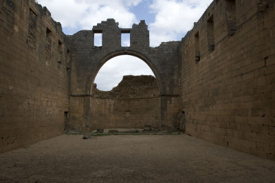 Bosra cathedral of Bahira 0723.jpg