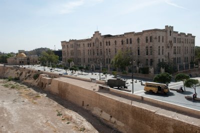 Aleppo Citadel september 2010 9939.jpg
