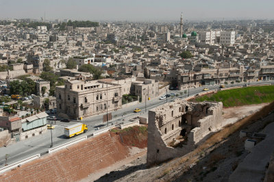 Aleppo Citadel september 2010 9990.jpg