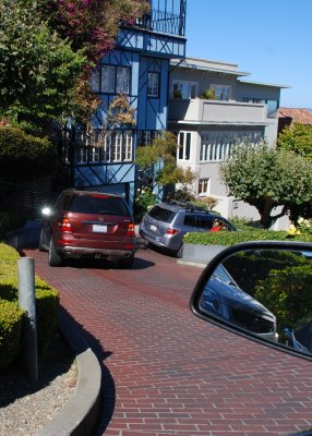 Lombard St rear view 4x6 DSC_5232.JPG