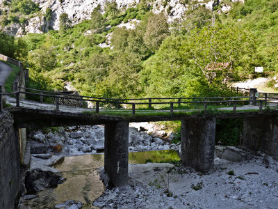 Central del Restao en el ro Dobra