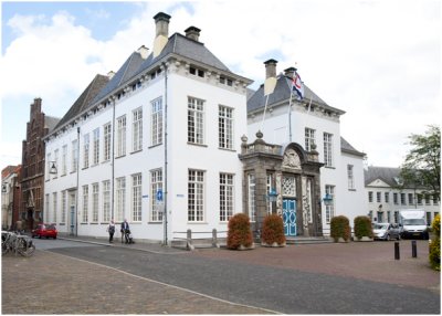 's-Gravenhof - stadhuis met toegangspoort