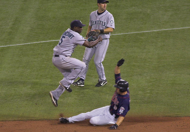 Punto tries to break up double play.jpg
