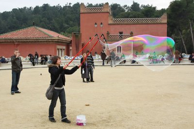 Balloon busker