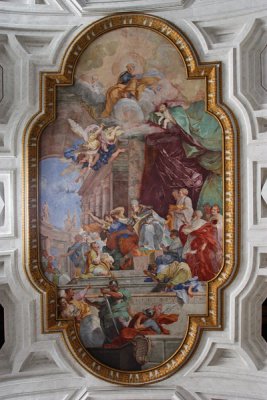 Inside Basilica di San Pietro in Vincoli