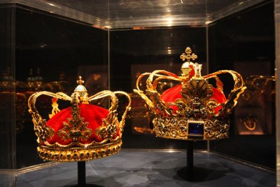 Crown of Christian IV 1595 and The queen's crown 1731