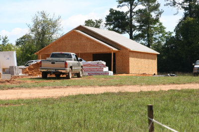 Davids workshop roof is on Oct 3 07