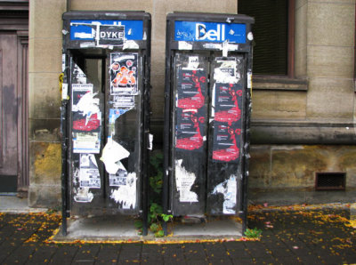 The pay phone, so passe ?
