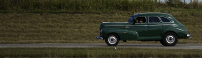 Un petit air de Peugeot 203 , non ?