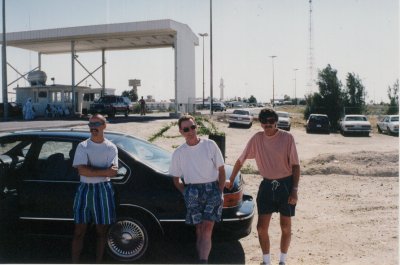 Steve Mick and Bob at Saudi border.jpg