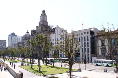 Along the Bund